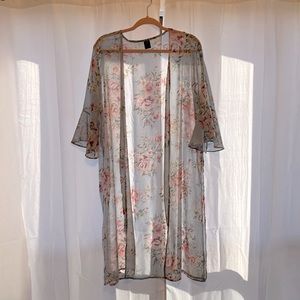 Pale blue, 3/4 length flare sleeve, long tie-front floral kimono